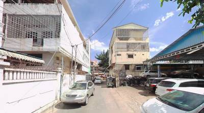 Budynek For Sale & Rent o powierzchni mieszkalnej 993 m² w Sen Sok