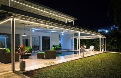 Maison mitoyenne À louer de 617 m² de terrain