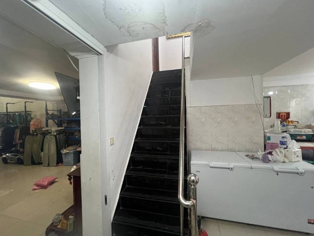 1,008 sqm Living Size Shophouse Na prodej in Sen Sok