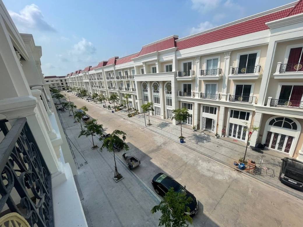 Shophouse For Sale & Rent in Bak Kaeng, Chroy Changvar, Phnom Penh