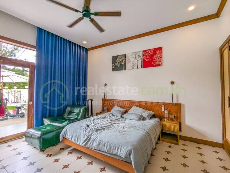 735 sqm Land Size Villa For Sale for $285,000