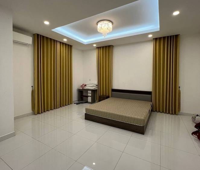 4 Bedrooms Vila Na prodej