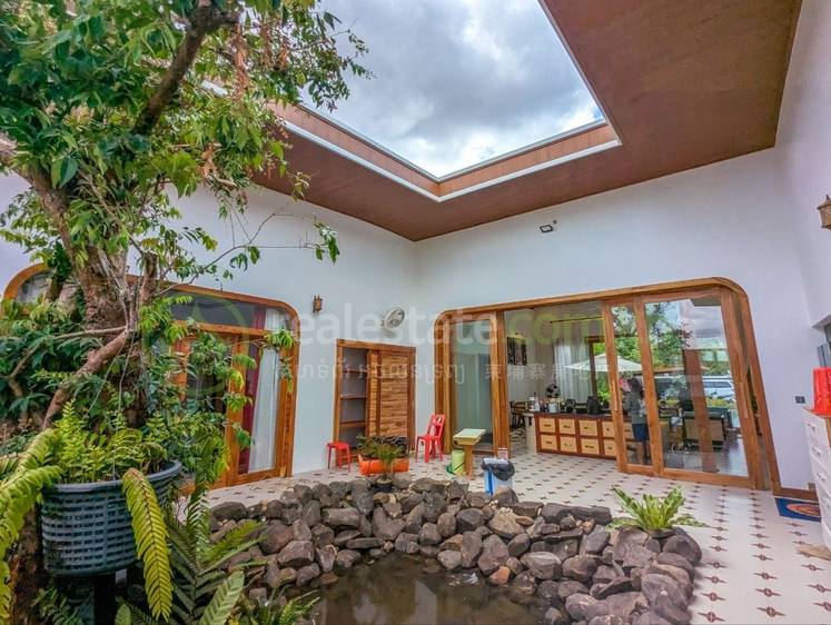 $285,000 Villa