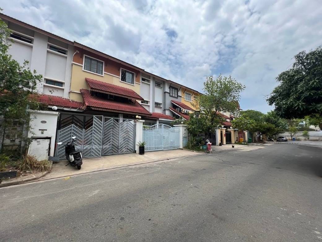 Flat House Na prodej in Boeung Kak 1, Toul Kork, Phnom Penh
