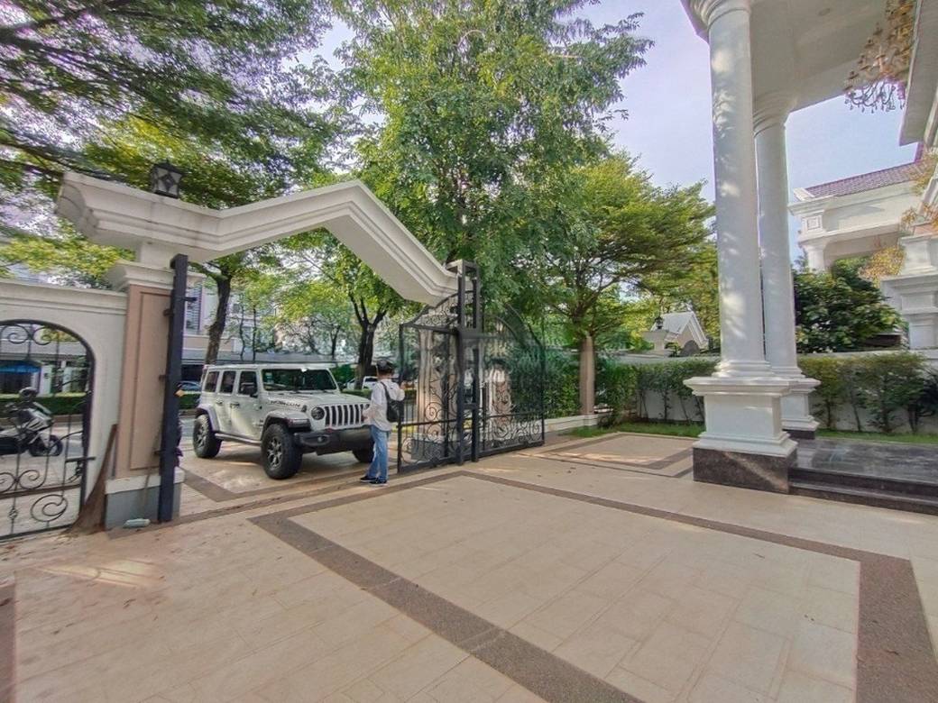Borey Peng Huoth : The Star Platinum Paradigm | $1,450,000 Vila