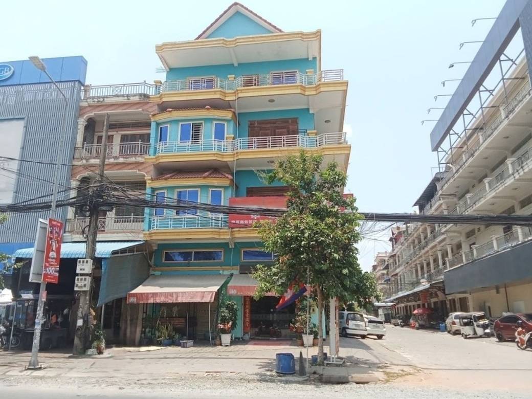 576 sqm Living Size House and lot Na prodej in Ta Khmau