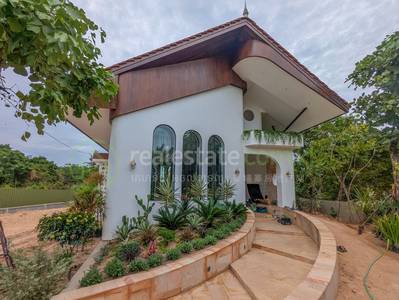 $490,000 Villa