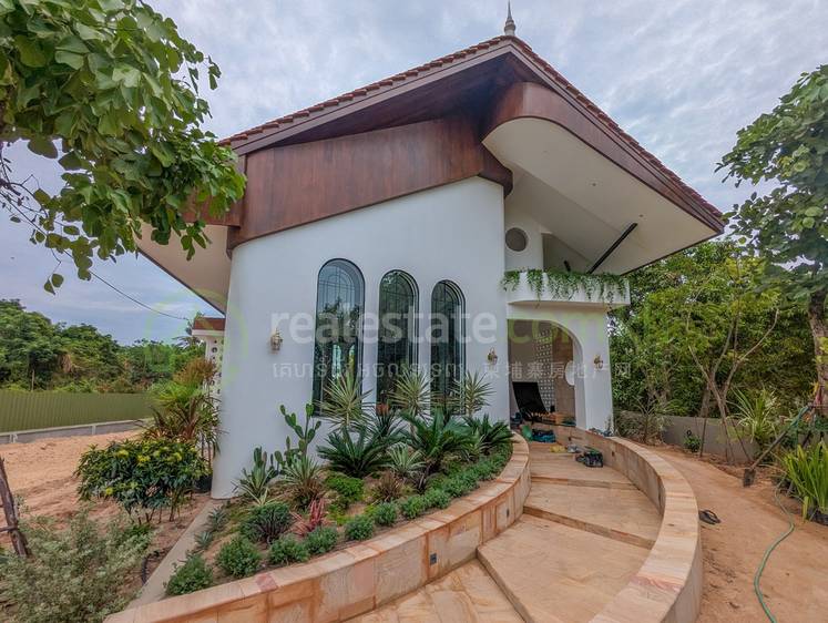 $490,000 Villa