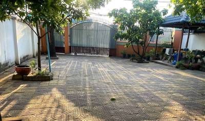 $790,000 Vila
