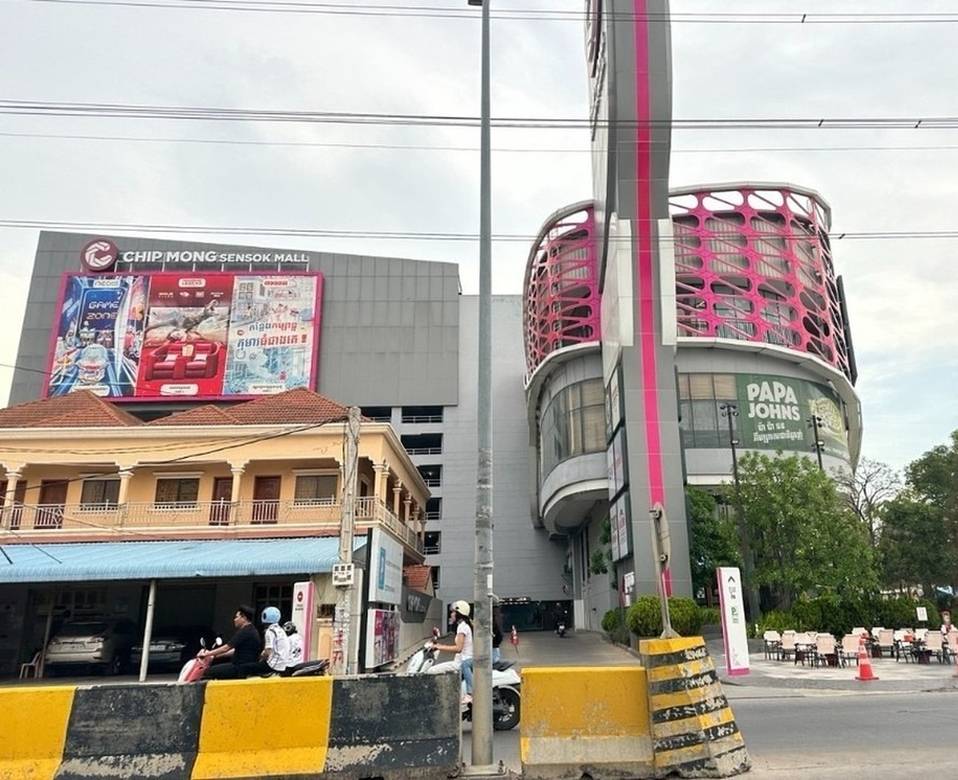 Flat House K pronájmu in Sen Sok $5,000