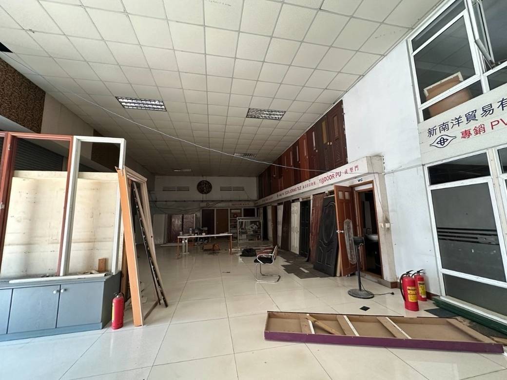 700 sqm Land Size Budova K pronájmu