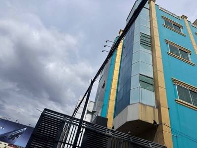 1,840 sqm Land Size Budova K pronájmu