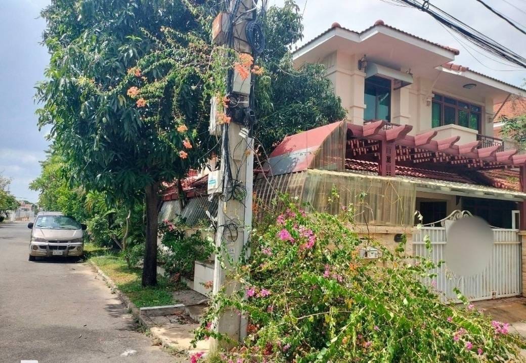 300 sqm Land Size Villa For Rent