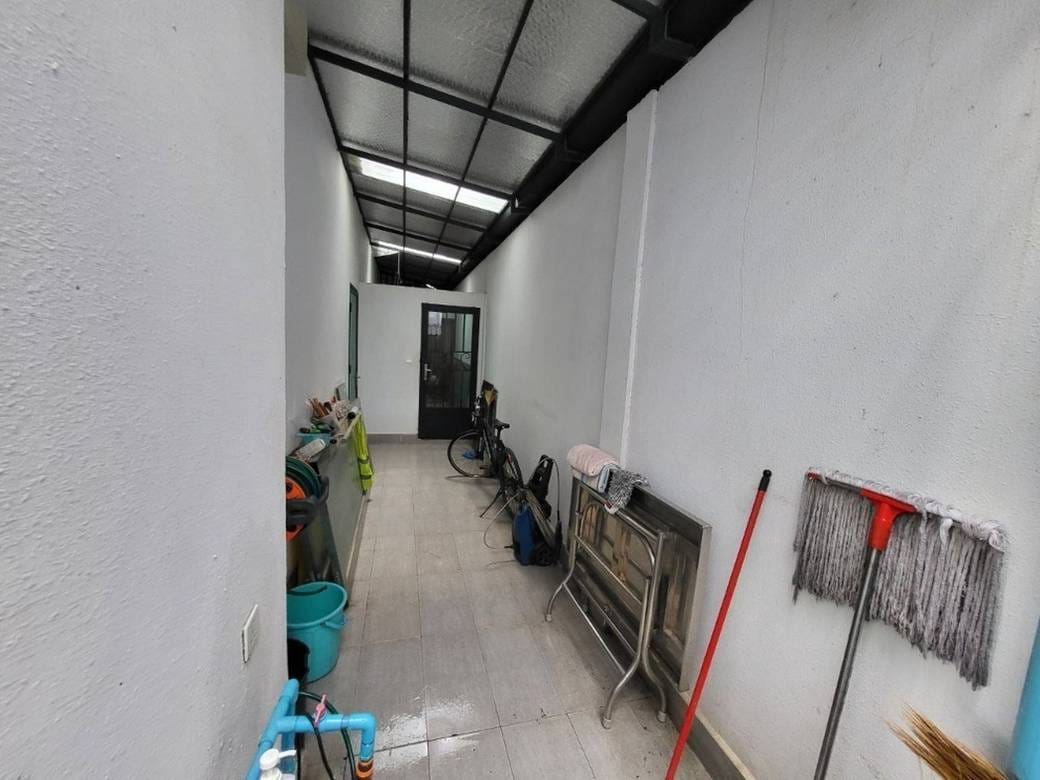 176 sqm Land Size Building For Sale