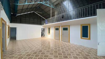 600 sqm Land Size Warehouse For Rent