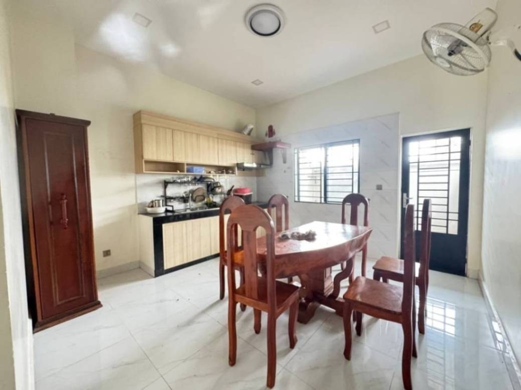 Maison mitoyenne À vendre de 189 m² habitables à Kampot