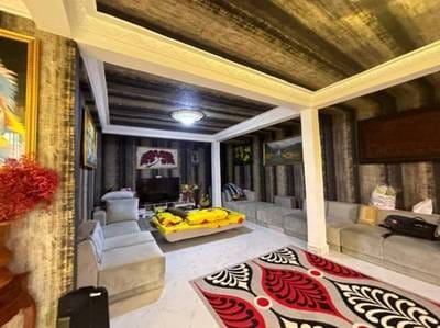 $453,000 Vila