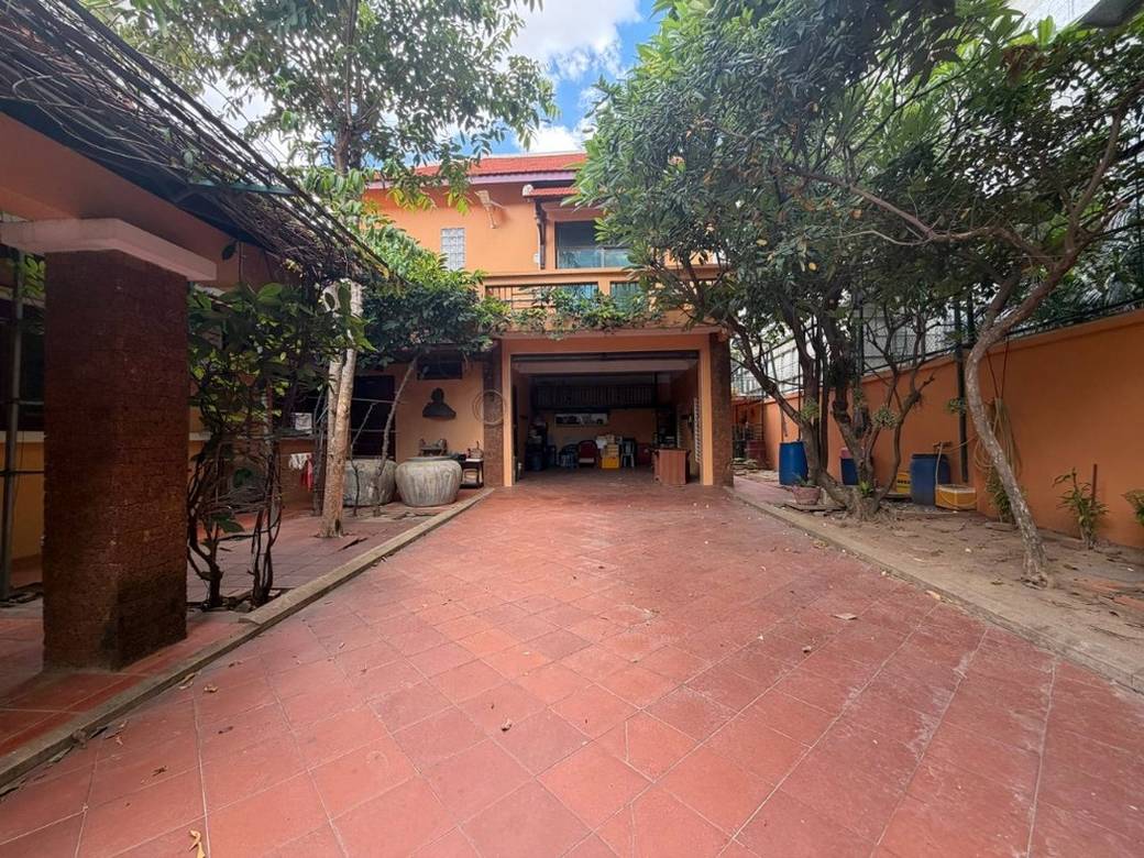700 sqm Living Size Vila K pronájmu in Toul Kork