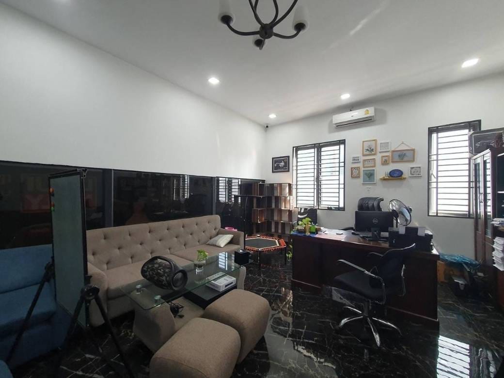 ផ្ទះលក់ដូរ សំរាប់លក់ ទំហំដី 281 ម៉ែត្រការ៉េ