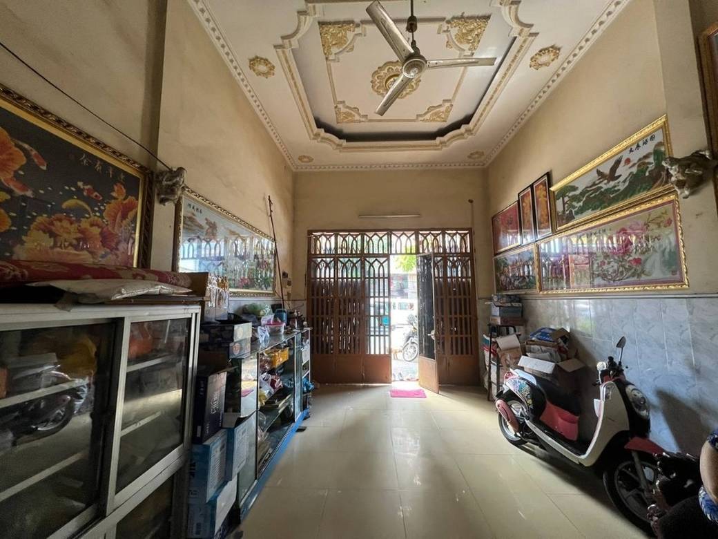 CommercialShophouse สำหรับขาย พื้นที่ใช้สอย 160 ตร.ม. ใน Sen Sok