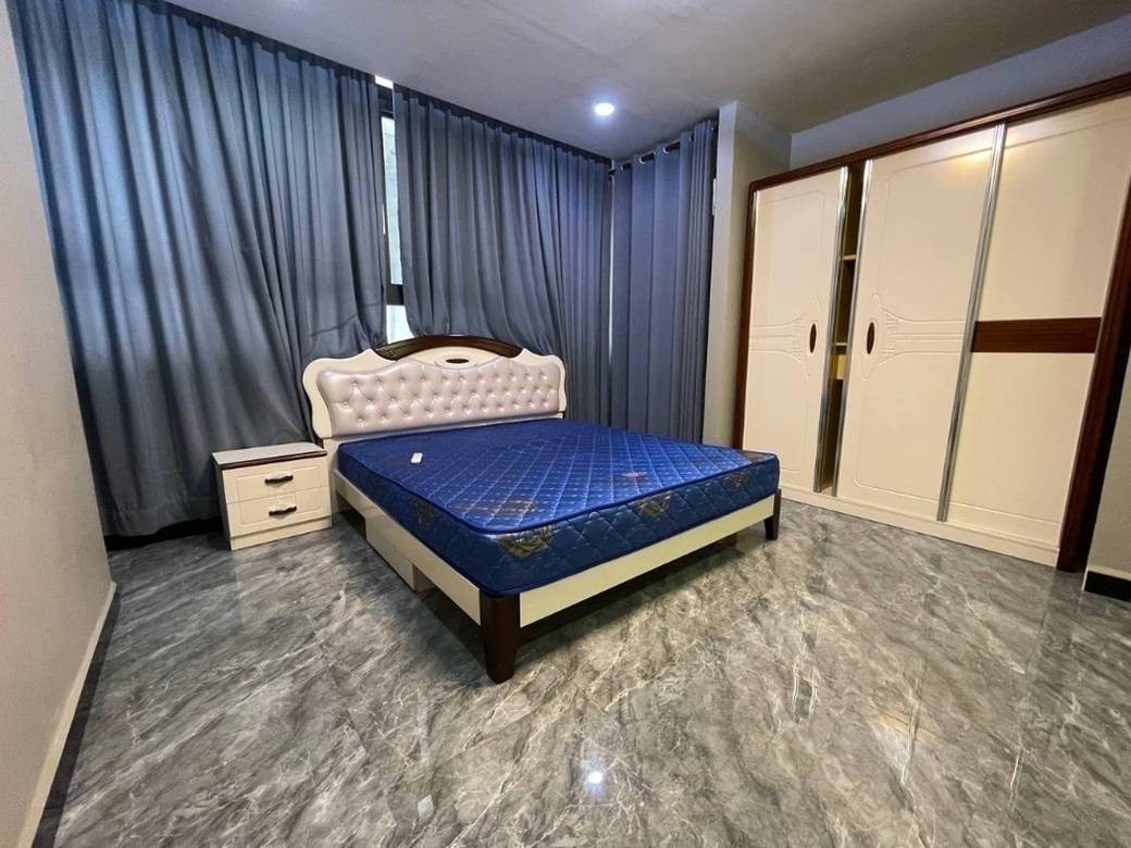 $2,000 Byt
