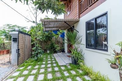5 Bedrooms House and lot For Sale