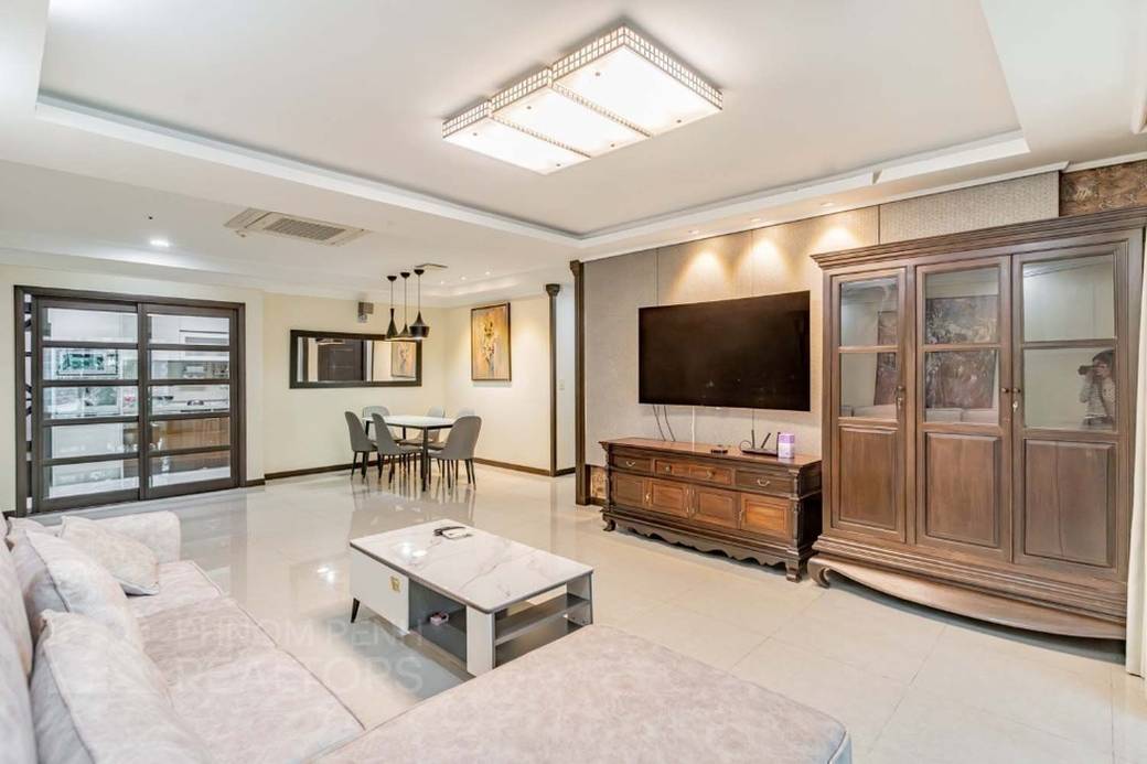 Condo À louer de 165 m² habitables à Boeng Keng Kang