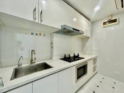 Zařízeno Condo For Sale & Rent