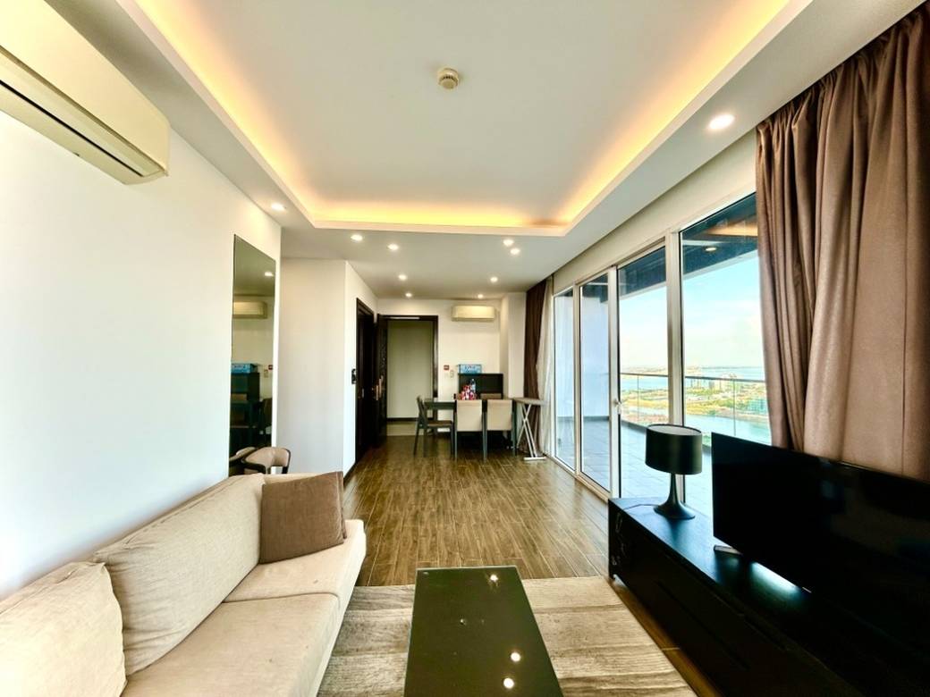 $660,000 Condo