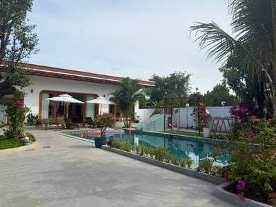 735 sqm Land Size House and lot Na prodej