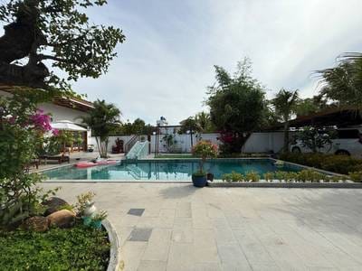 240 sqm Living Size House and lot Na prodej in Siem Reap