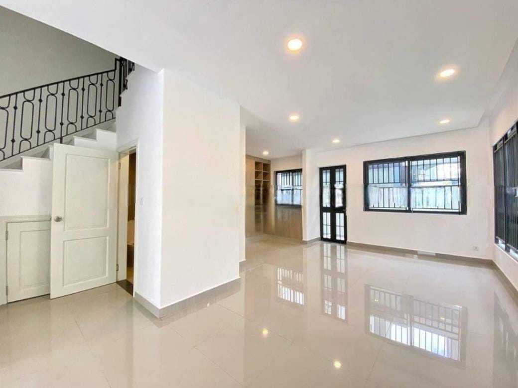 Dvojvila Na prodej in Cheung Aek, Dangkao, Phnom Penh