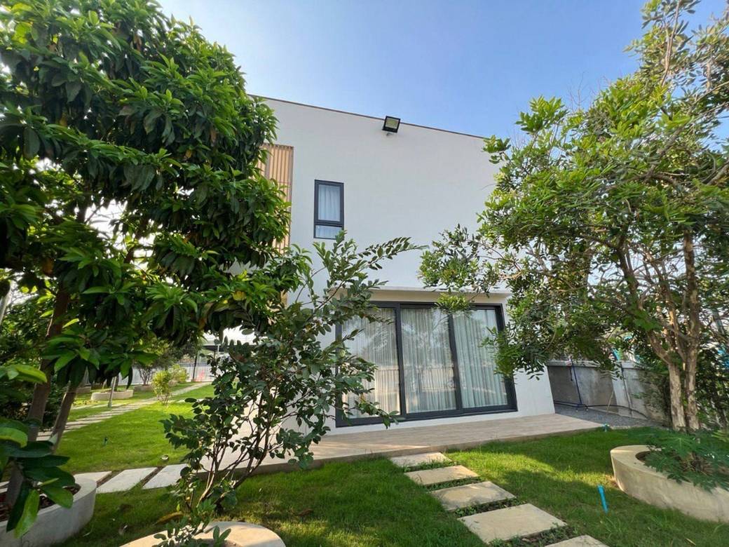 1,246 sqm Land Size Vila For Sale & Rent