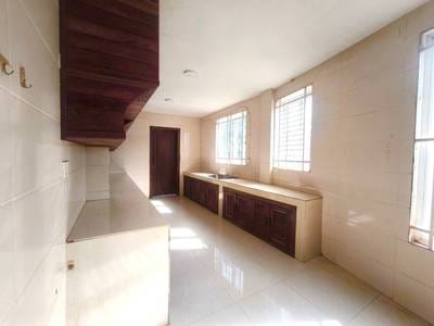 9 Bedrooms Villa For Rent for $1,000