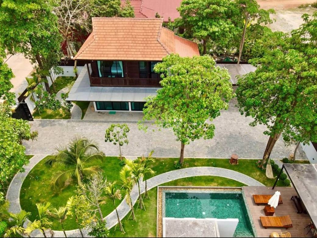 $500,000 Vila