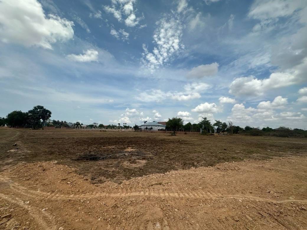 Relief À vendre de 3,302 m² de terrain