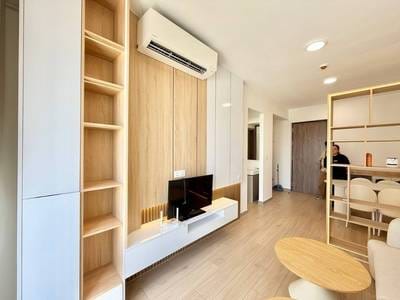 Urban Village Phase 2 | Meblowane Condo For Sale & Rent