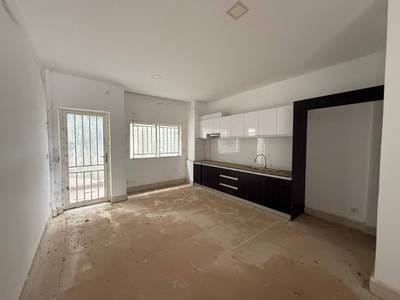 Shophouse Na prodej in Chroy Changvar $70,000
