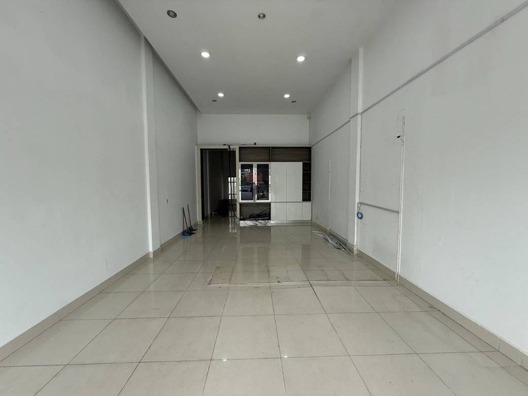 $750 Shophouse