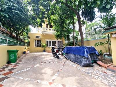 $820,000 Vila