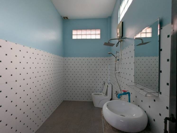 2 Bedrooms House and lot K pronájmu