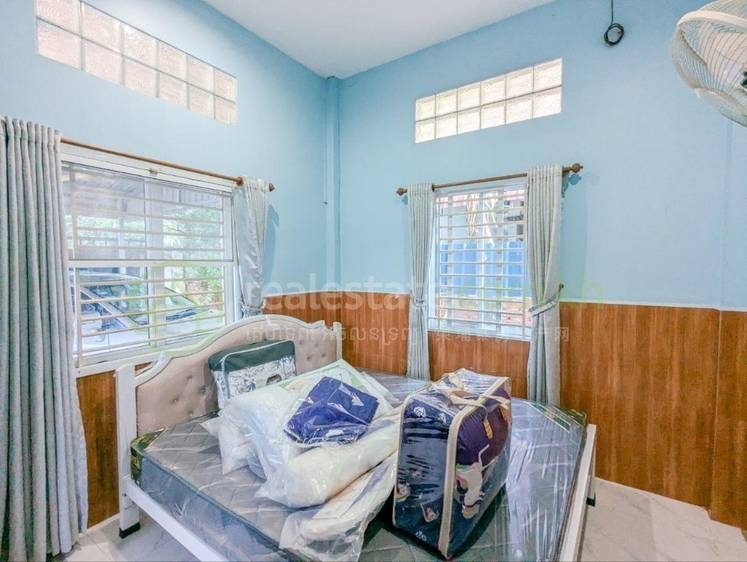 Siem ReapHouse and lot出租，位于Sala KamraeukSiem Reap，价格$300