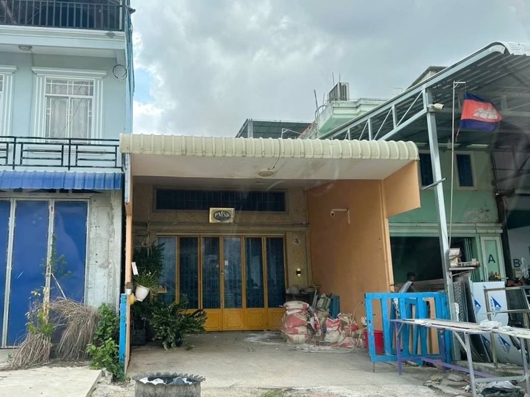 $60,000 Flat House