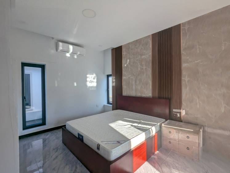 3 Bedrooms Vila Na prodej