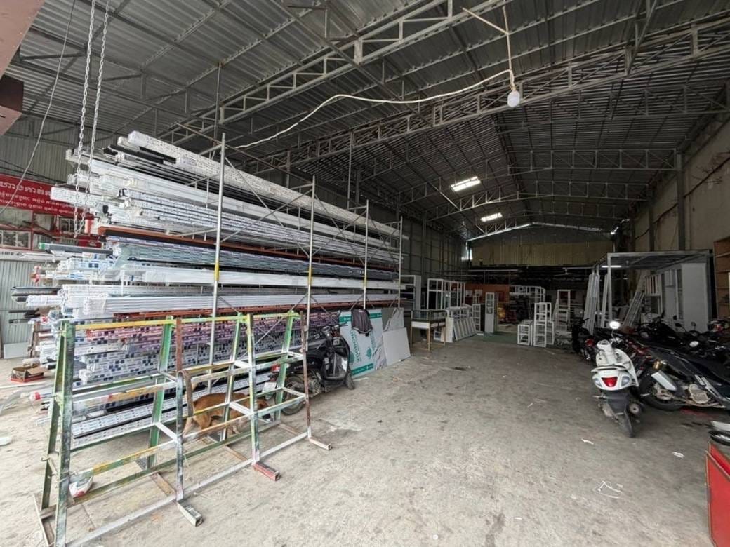 $1,000,000 Warehouse