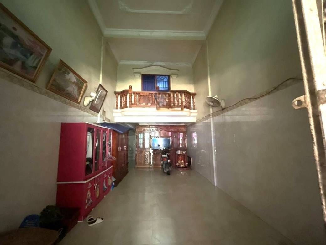 89 sqm Land Size Flat House For Sale