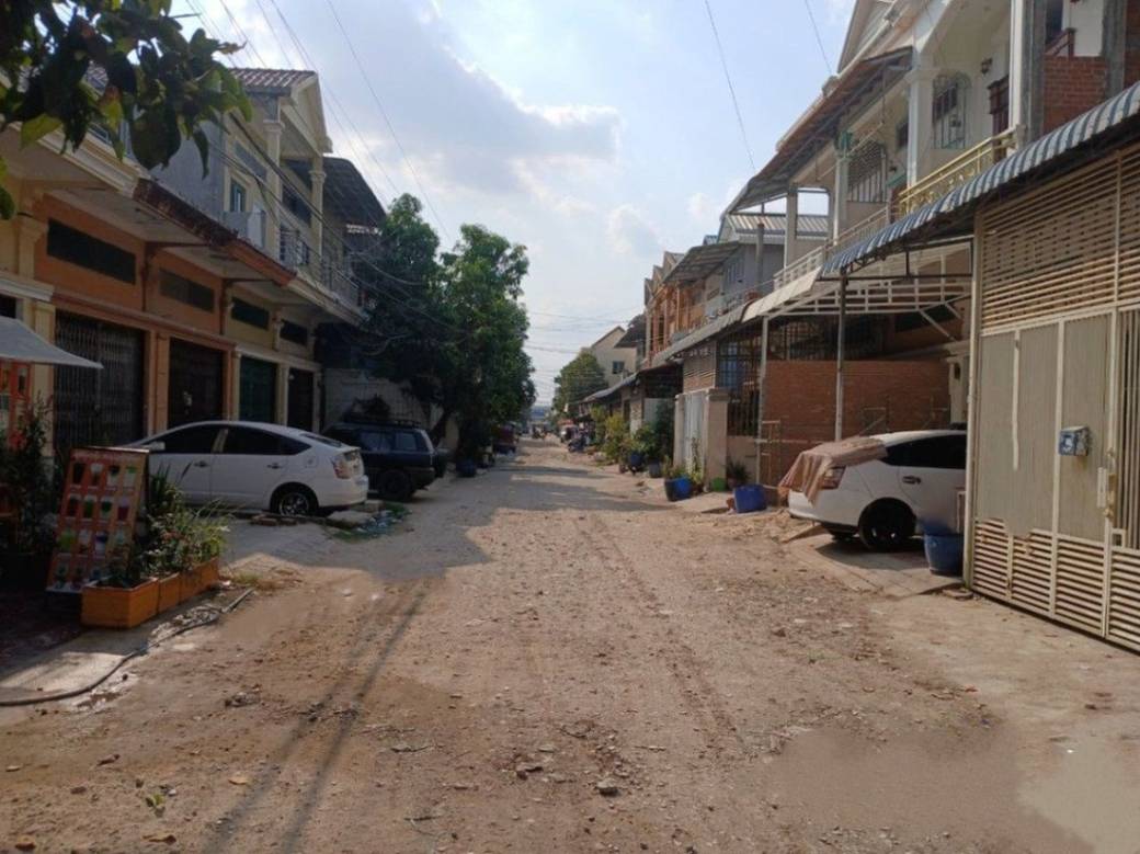 แฟลตเฮ้าส์ สำหรับขาย ใน จอมเจา 3, โปร์แซนเจย, พนมเปญ