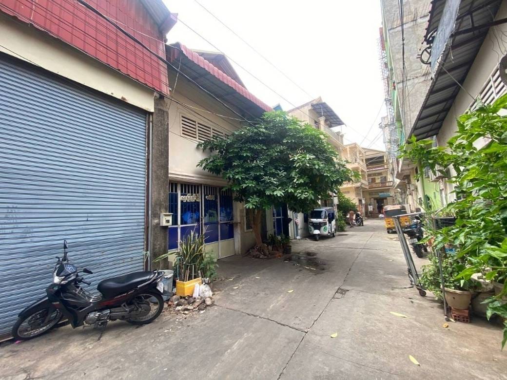 55.2 sqm Living Size House and lot Na prodej in Russey Keo