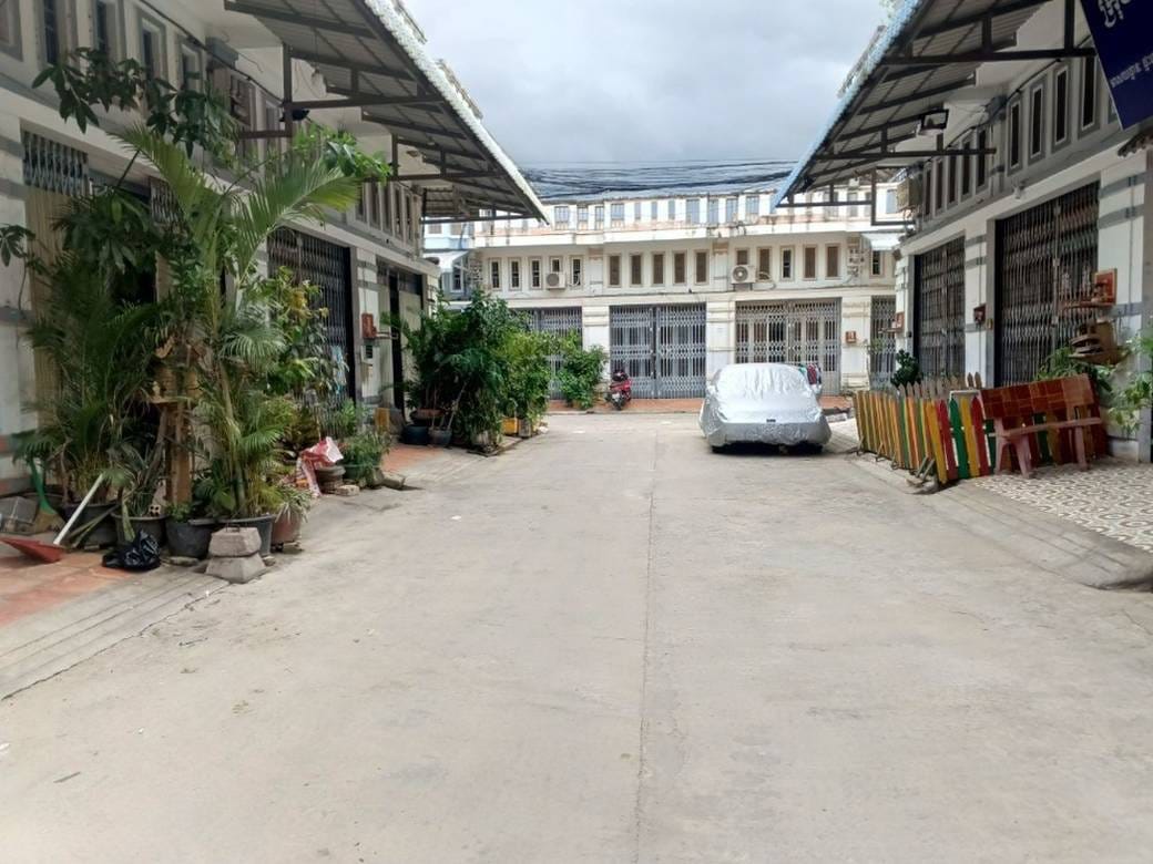 Řadový dům Na prodej in Preaek Pra, Chbar Ampov, Phnom Penh