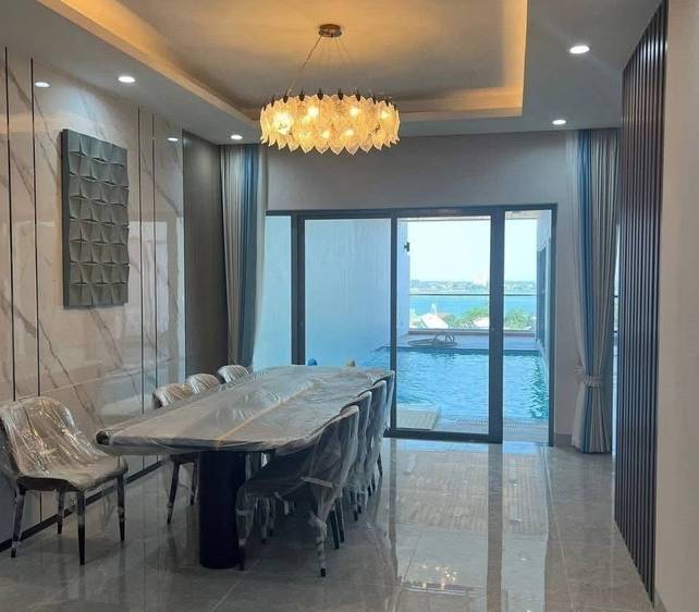 10 Bedrooms Building For Sale & Rent for $1,800,000